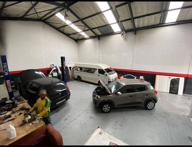 154M² WAREHOUSE FOR SALE IN KILLARNEY GARDENS